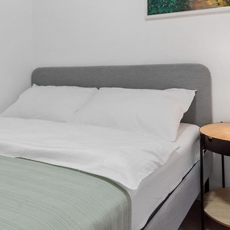 Central Town Cosy Apartment Bukarest Eksteriør billede