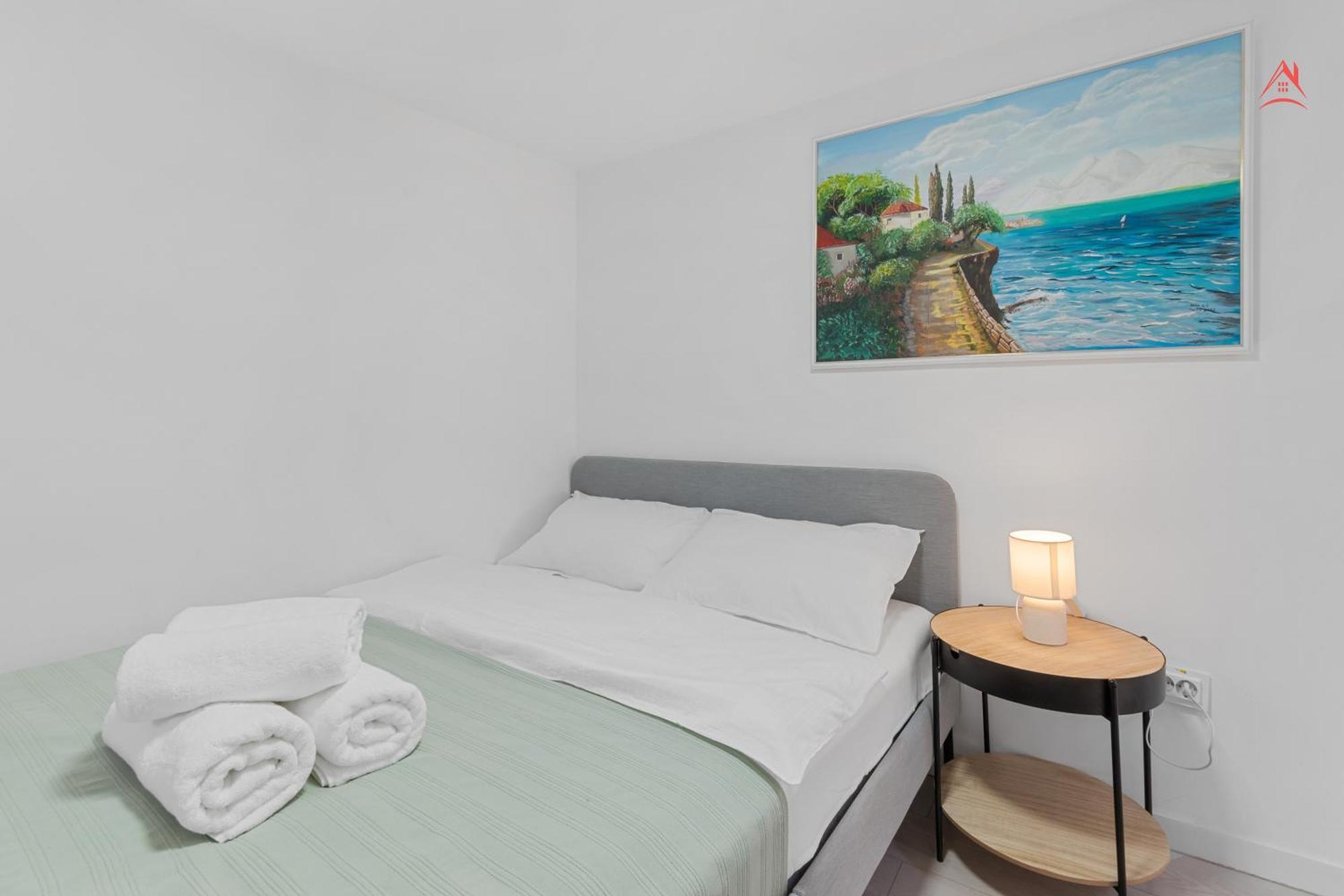 Central Town Cosy Apartment Bukarest Eksteriør billede