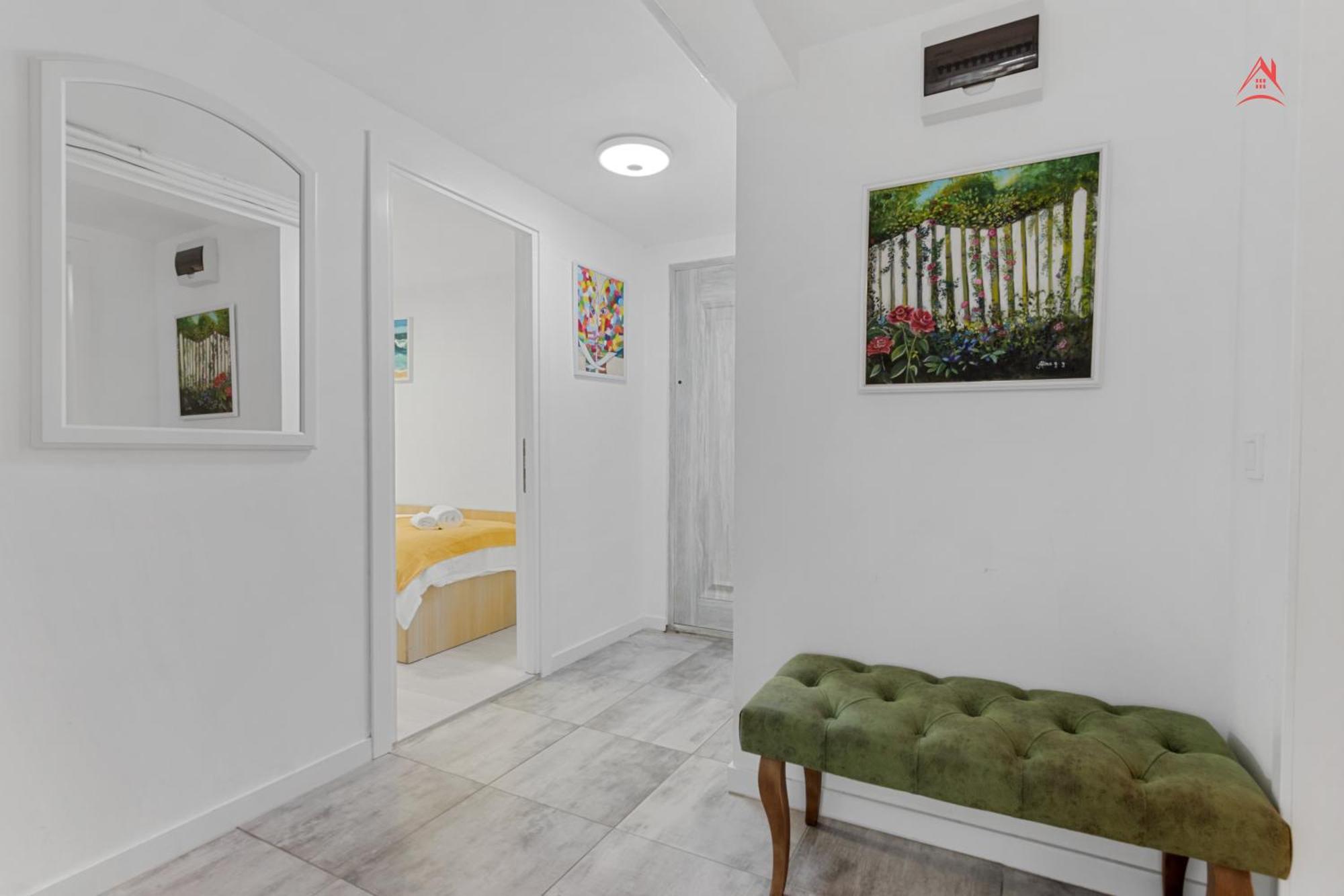 Central Town Cosy Apartment Bukarest Eksteriør billede